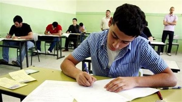 نظام امتحانات أولى ثانوي 2025 ورقي أم الكتروني