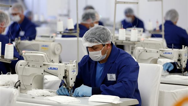 الفيومي: مستثمرون أتراك يخططون لإقامة مصانع ملابس في مصر للا
