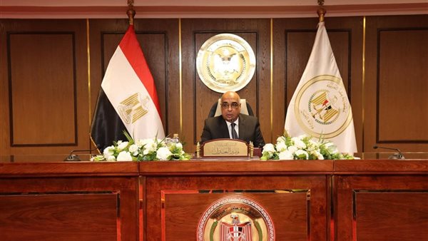 المستشار عدنان الفنجري وزير العدل 