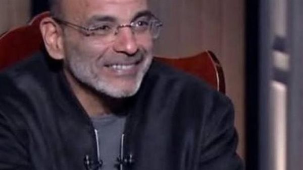 أيمن بهجت قمر 