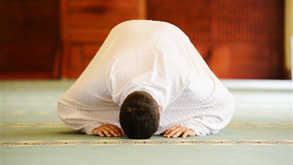 هل يجوز جمع الصلوات الخمس بسبب العمل