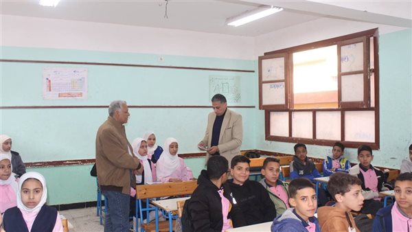 جولة مدير تعليم الجيزة بالمدارس 