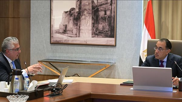 لقاء رئيس الوزراء رئيس الهيئة الاقتصادية لقناة السويس 
