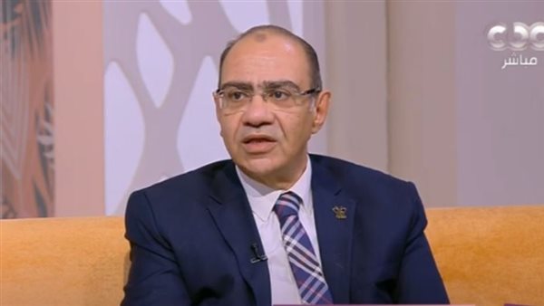 رئيس لجنة مكافحة كورونا يكشف سبب دور البرد المنتشر