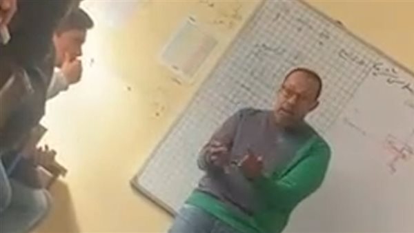 فيديو معلم الفيزياء بدمياط