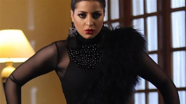 منى فاروق