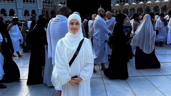 رنا سماحة تزور الكعبة بعد انفصالها