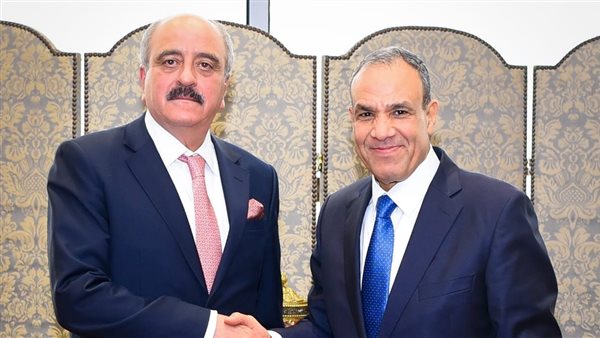لقاء وزير الخارجية مع نظيره التونسي