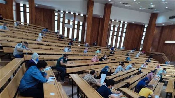 موعد بداية الترم الثاني 2025 للجامعات