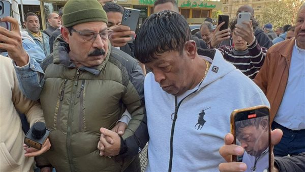 عبد الباسط حمودة في جنازة أحمد عدوية