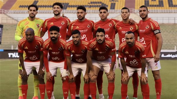 لاعبي النادي الأهلي