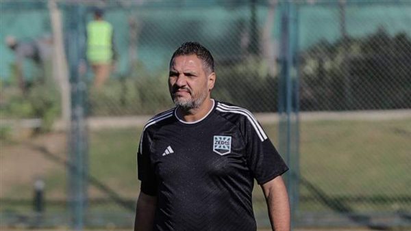 محمود محمود مدافع الزمالك السابق