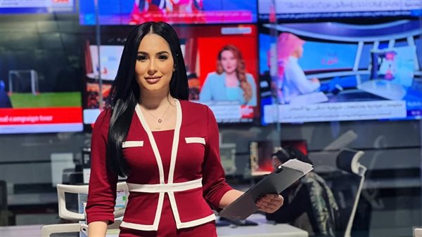  فيروز مكي مذيعة القاهرة الإخبارية