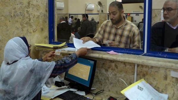 نقل 1723 موظف من جهات عملهم الأصلية