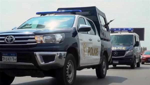 ضبط أب عذب ابنه بمياه مغلية