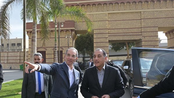 رئيس الوزراء يتفقد مركز إبداع مصر الرقمية "كريتيفا" الجيزة