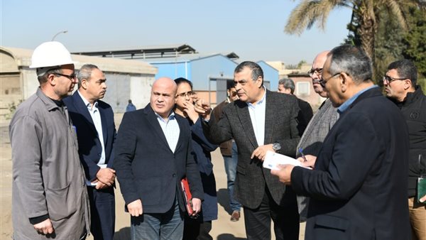 وزير الإنتاج الحربي يتفقد شركة حلوان للمسبوكات