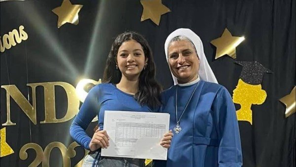 الطالبة ريناد عادل 