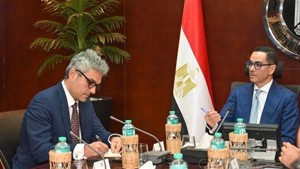  وزير الاستثمار مع وفد مجموعة جولدمان ساكس