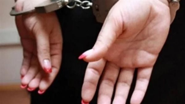 زوج يتهم زوجته البلوجر بالخيانة