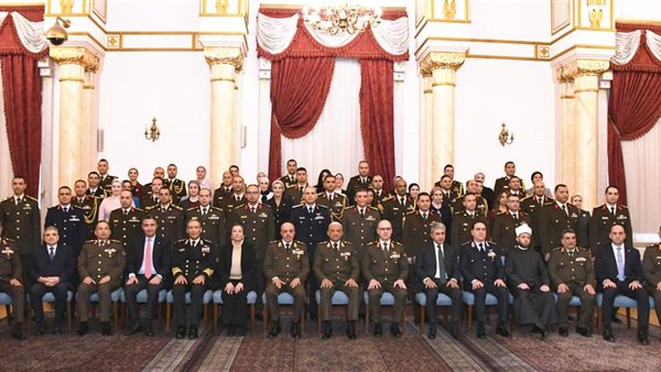 وزير الدفاع حفل تخرج دورة التمثيل الدبلوماسي العسكري المصري 