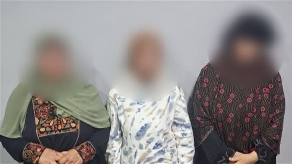 ضبط 3 سيدات يساعدن الطلاب في الغش 