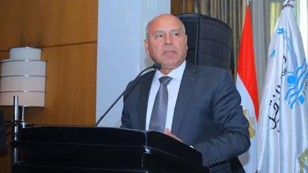 الفريق كامل الوزير وزير الصناعة والنقل