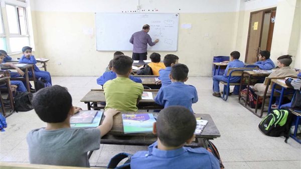 موعد بداية الترم الثاني 2025 .. جدول إجازة نصف العام للمدارس