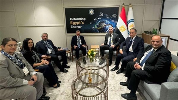 وزير البترول مع نظيره القبرصي