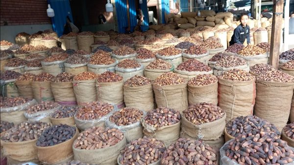 اسعار البلح في سوق العبور 2025 