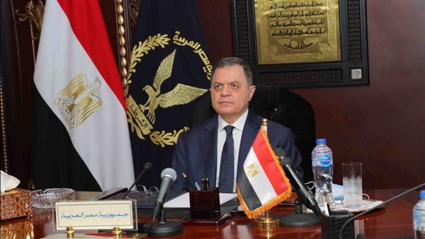 وزير الداخلية يهنئ الرئيس السيسى بالإسراء والمعراج