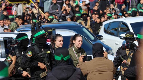 حماس تسلم قائمة بأسماء 25 رهينة على قيد الحياة