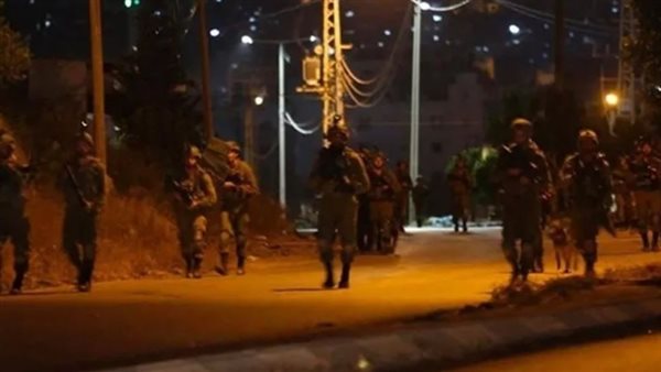 اقتحام منازل فلسطينين في الضفة الغربية 