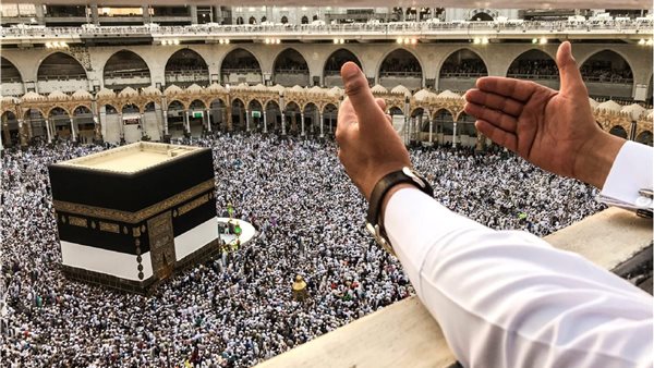هل يجوز الحج بتأشيرة العمل؟