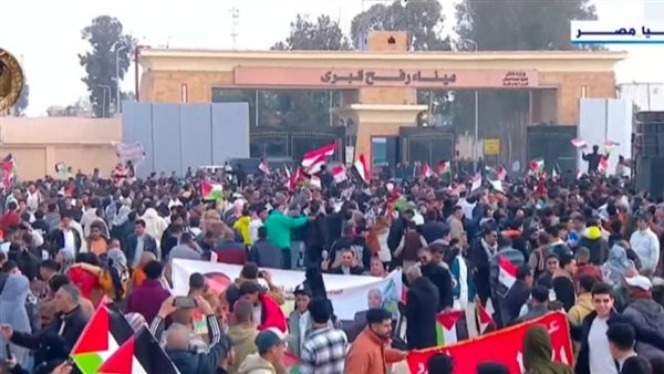 تجمعات المصريين في معبر رفح لرفض التهجير