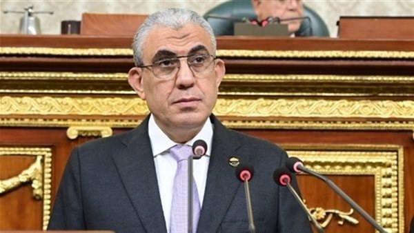 النائب عادل عبد الفضيل رئيس لجنة القوي العاملة بمجلس النواب