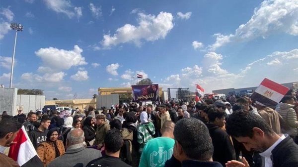 مظاهرات امام معبر رفح