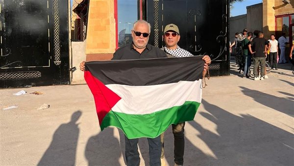نجوم الفن من أمام معبر رفح : لا لتهجير الفلسطينيين..سيناء خط