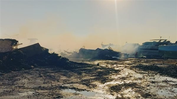 حريق منطقة صناعة السفن بالسويس