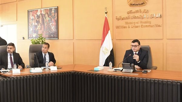 وزير الإسكان يتابع مشروع منطقة الأعمال المركزية بالعاصمة