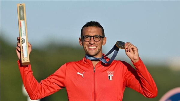 أحمد الجندي لاعب الخماسي الحديث