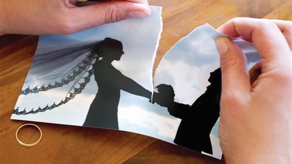 سيدة ترفع دعوى خلع بعد أيام من الزواج 