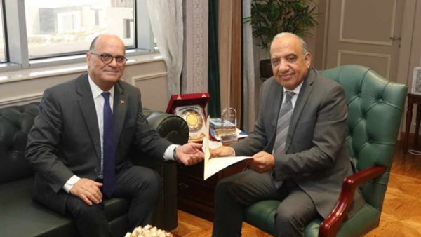 وزير الكهرباء يستقبل سفير تونس بالقاهرة