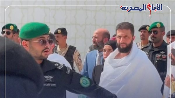 لطيفة الدروبي زوجة احمد الشرع داخل الكعبة 