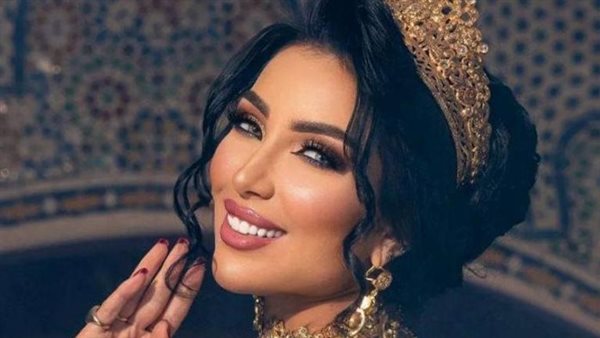 دنيا بطمة تتصدر التريند بعد خروجها من السجن ببديل لزوجها الس