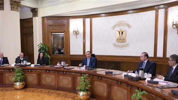 اجتماع رئيس الوزراء مع أعضاء مجلس أمناء الحوار الوطني