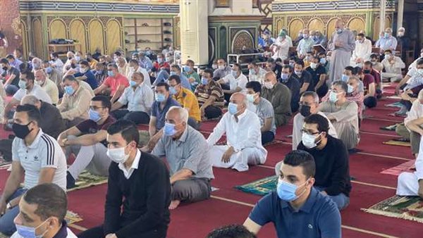 حكم صلاة سنة الجمعة بعد صعود الخطيب على المنبر