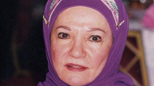 كم كان عمر شاديه عندما اعتزلت؟