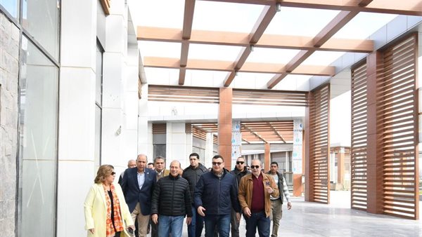 جولة تفقدية لوزير الإسكان لمشروع تلال الفسطاط