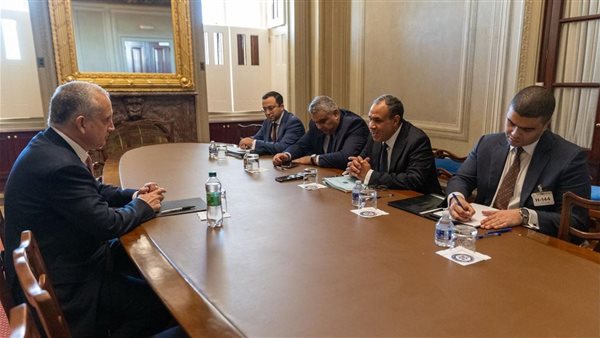 لقاء وزير الخارجية بالنائب ماريو دياز